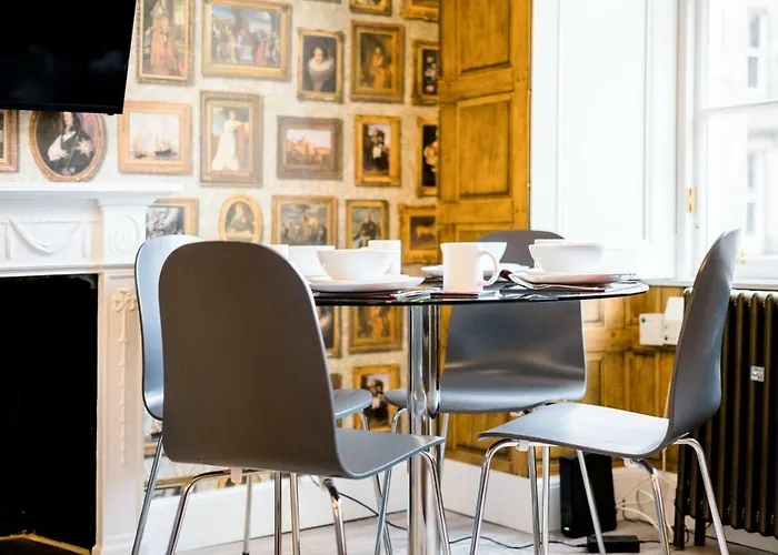 West Bow - Magical Harry Potter-Inspired Flat Near Edinburgh Castle